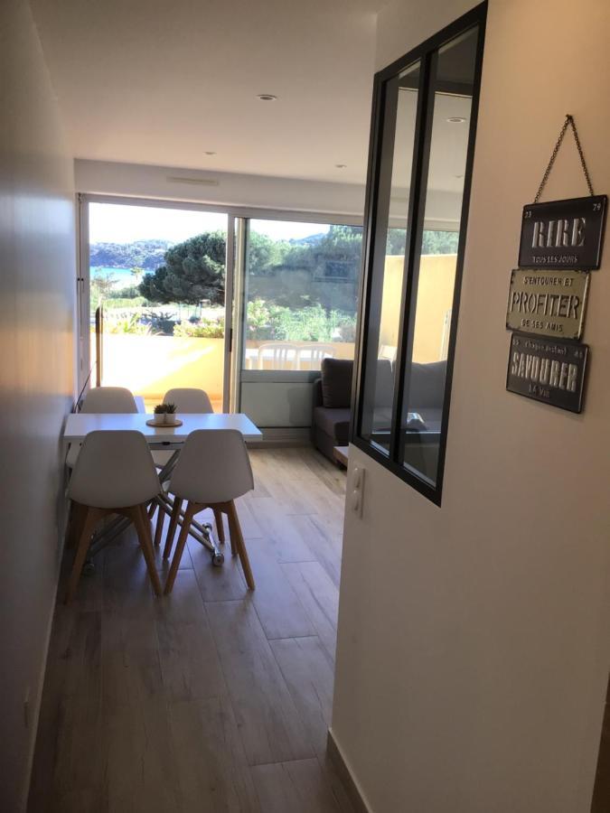 Appartement Pieds Dans L'Eau Vue Mer Bormes Les Mimosas Exterior foto