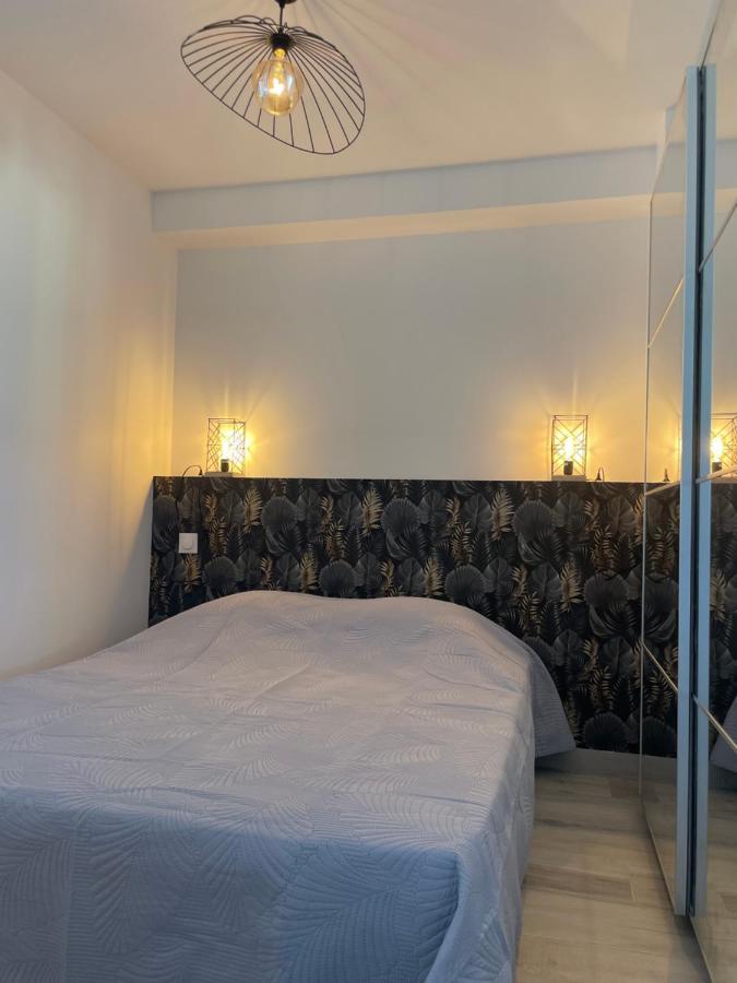Appartement Pieds Dans L'Eau Vue Mer Bormes Les Mimosas Exterior foto